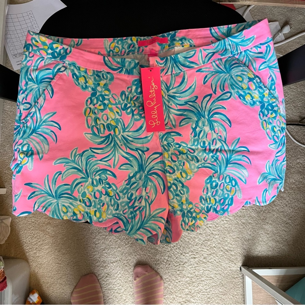 Lilly Pulitzer Pelican Pink shorts size 16. NWT